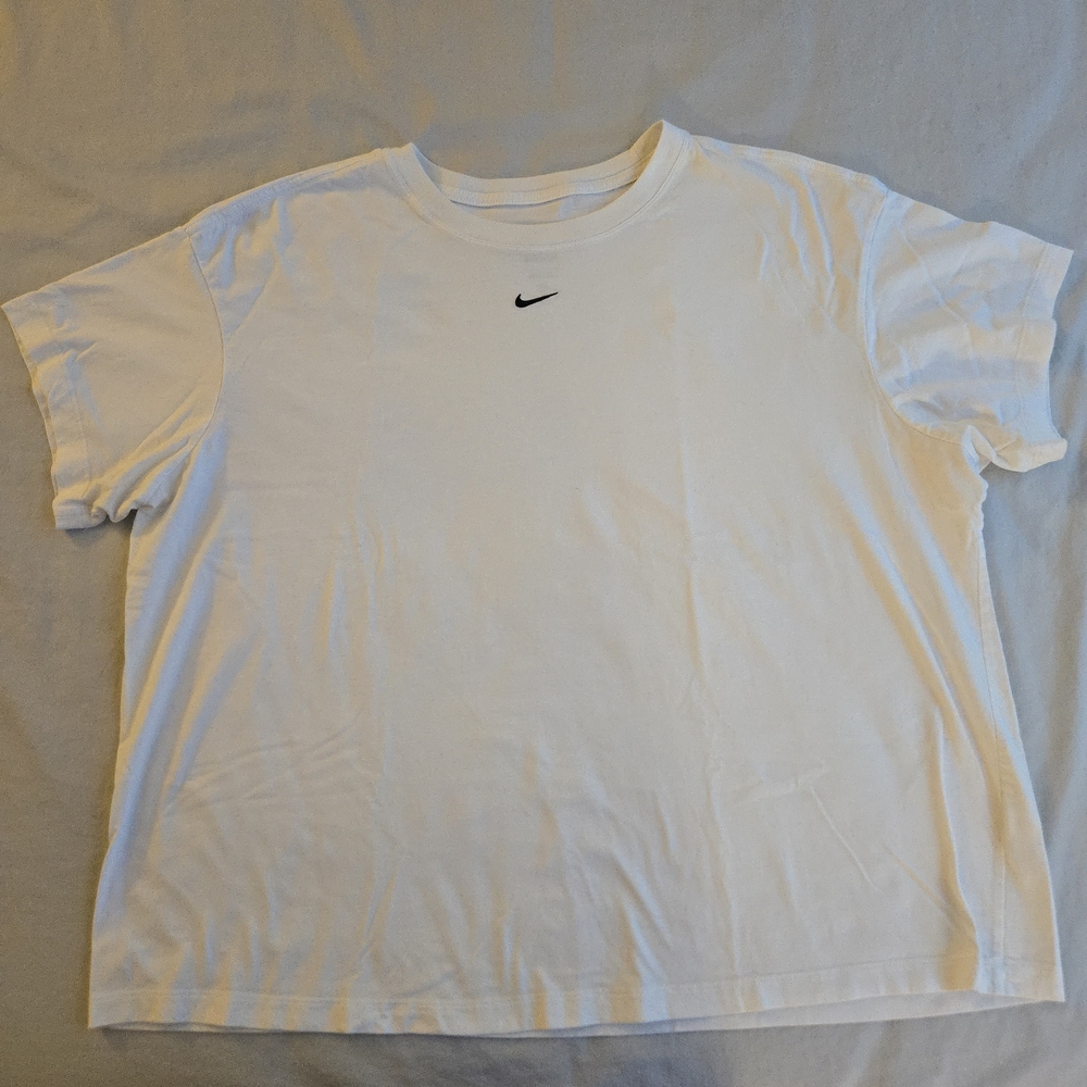 Nike Short Sleeve The Nike Tee - Loose Fit White Black Swoosh Logo